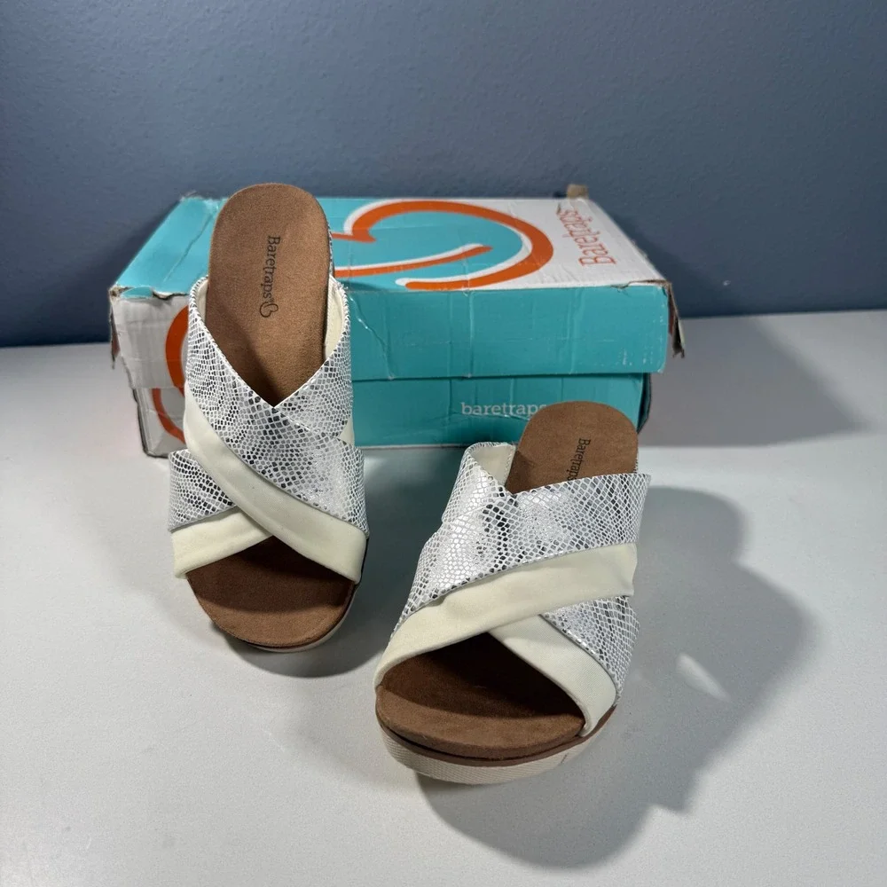 Baretraps Carmela Silver Snakeskin Wedge Sandals Womens‎ 5.5W